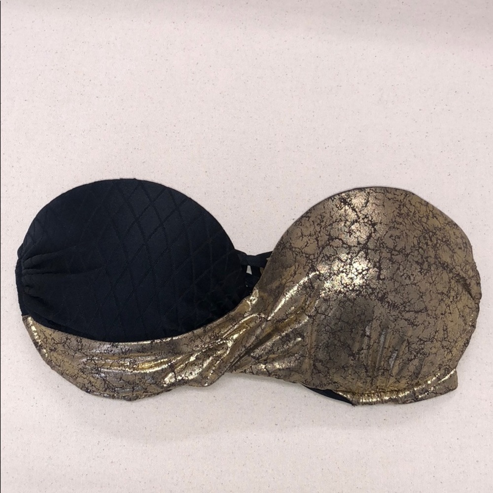 Beach Bunny Bikini top only size Large